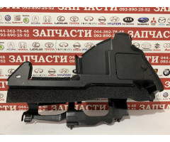Дефлектор радиатора правый Toyota 16691-36030