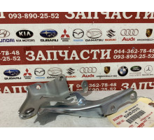 Петля капота левая Toyota 53420-07010