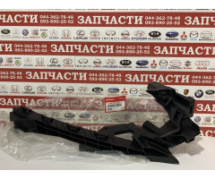 Кронштейн бампера переднего правый HONDA 71140-T1W-A00