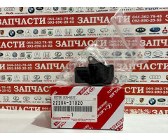 Датчик росходомер воздуха Toyota 22204-31020