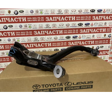 Кулак поворотный передний левый Toyota 43212-0C020