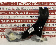 Рычаг передний левый Toyota 48069-33090