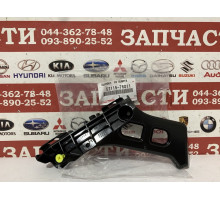 Кронштейн бампера переднего правый Toyota 52115-76011