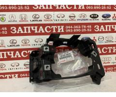 Кронштейн фары противотуманной передней правой Toyota 52125-53070