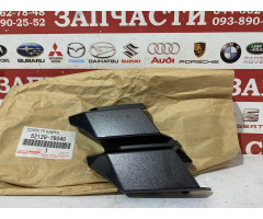 Заглушка в решетке радиатора, левая Toyota 52128-78040