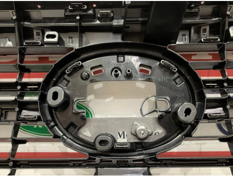 Решетка радиатора Toyota 53101-60L41