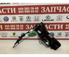 Кронштейн, стойка панели передней правая Toyota 53202-53908
