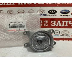 Фара противотуманная правая Toyota 81210-12240