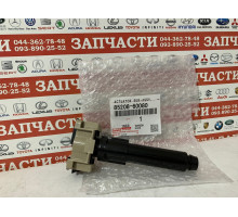 Омыватель фары левой Toyota 85208-60080