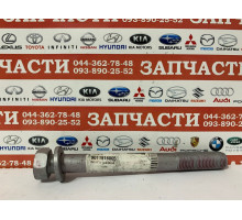 Болт рычага переднего Toyota 90119-16005